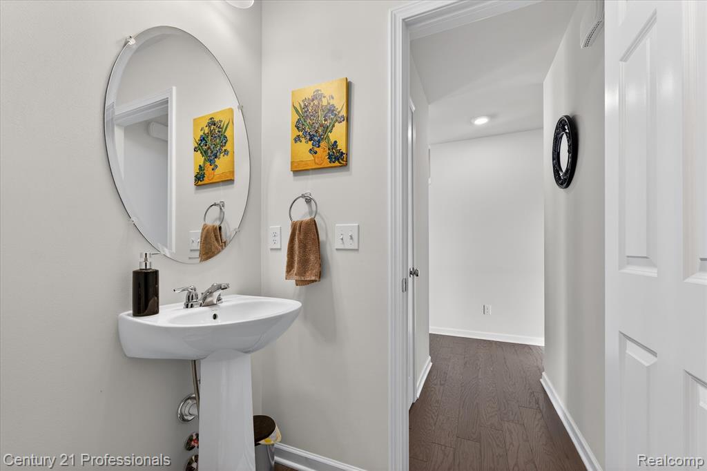 54407 Heron Circle, New Baltimore, MI 48047 — Photo 13