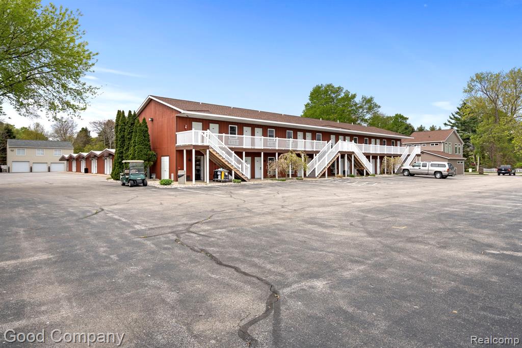 612 N LAKESHORE Drive, Ludington, MI 49431 — Photo 68