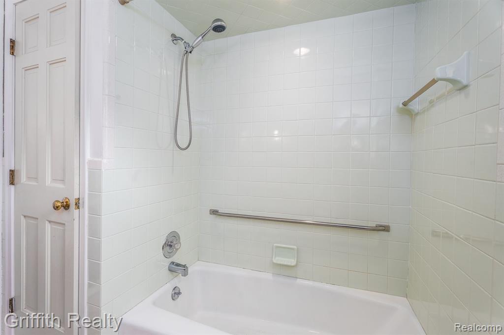 707 ELMWOOD Street, Dearborn, MI 48124 — Photo 16