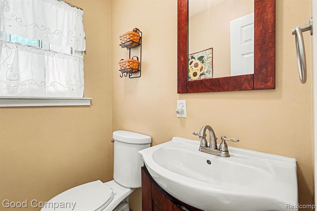 8173 Gerhardt Street, Utica, MI 48317 — Photo 17