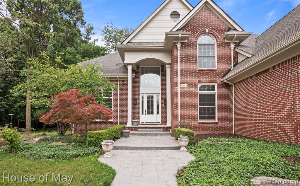 4743 S Ridge Drive, West Bloomfield, MI 48323 — Photo 2