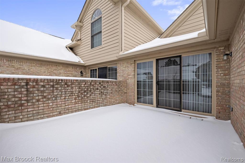 42738 Matthew Drive, 47, Sterling Heights, MI 48313 — Photo 8