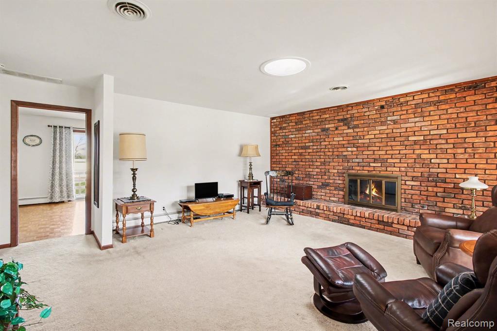 8783 SKYLANE Drive, Brighton, MI 48114 — Photo 5