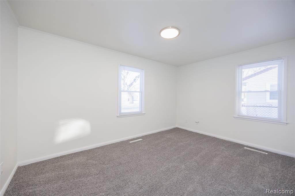 10111 Albany Street, Oak Park, MI 48237 — Photo 7