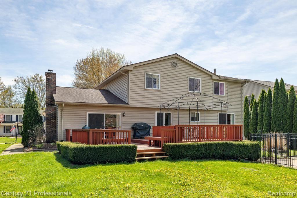 8978 Sussex Street, White Lake, MI — Photo 39