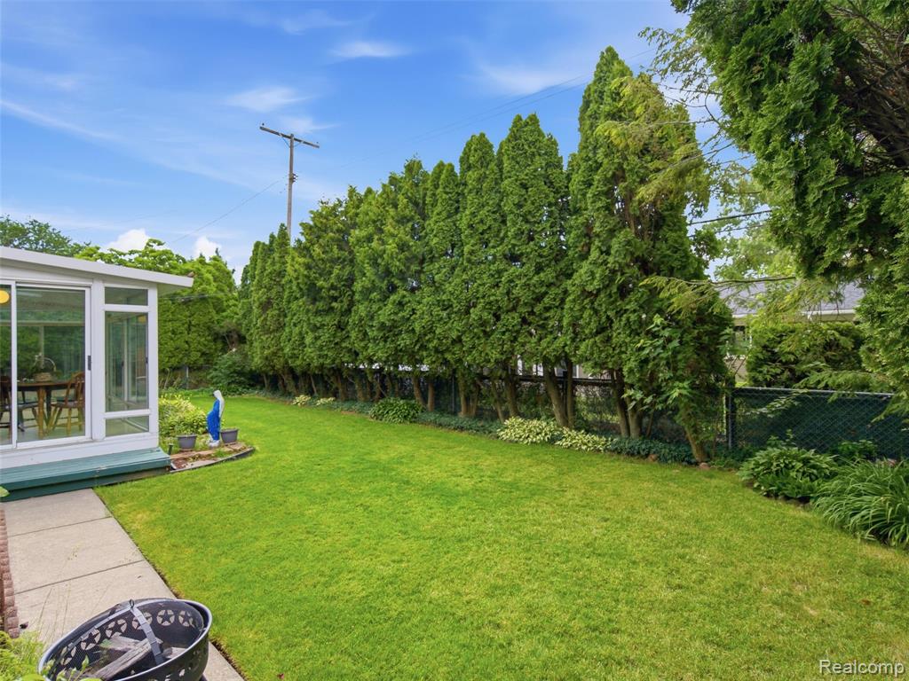 883 Briarcliff Drive, Grosse Pointe, MI 48236 — Photo 43