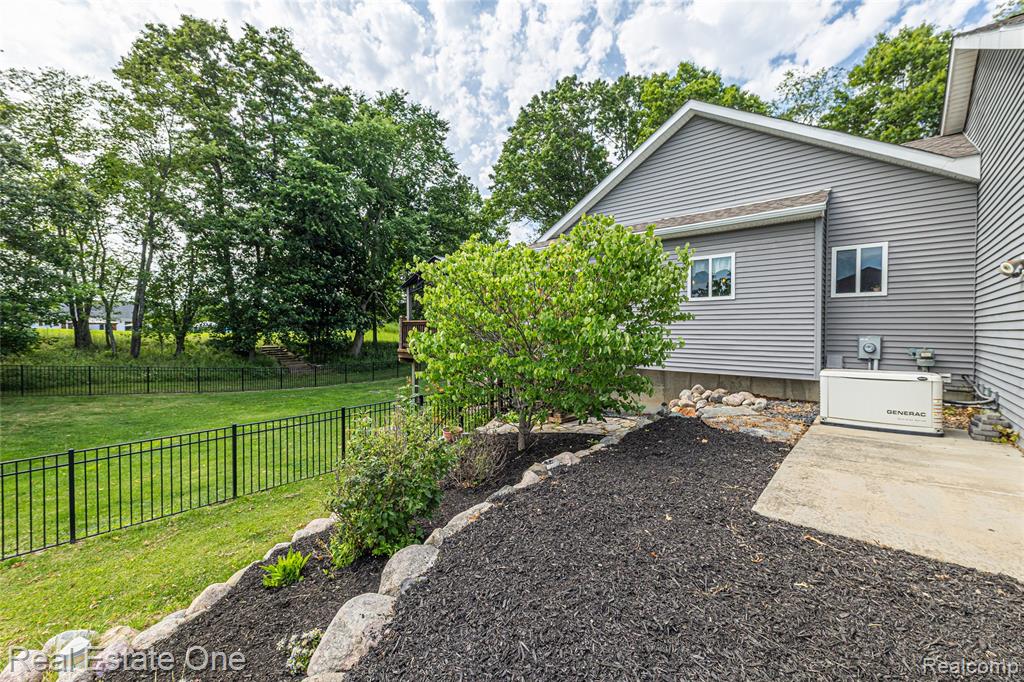 428 Pheasant Ridge Court, Ortonville, MI 48462 — Photo 43