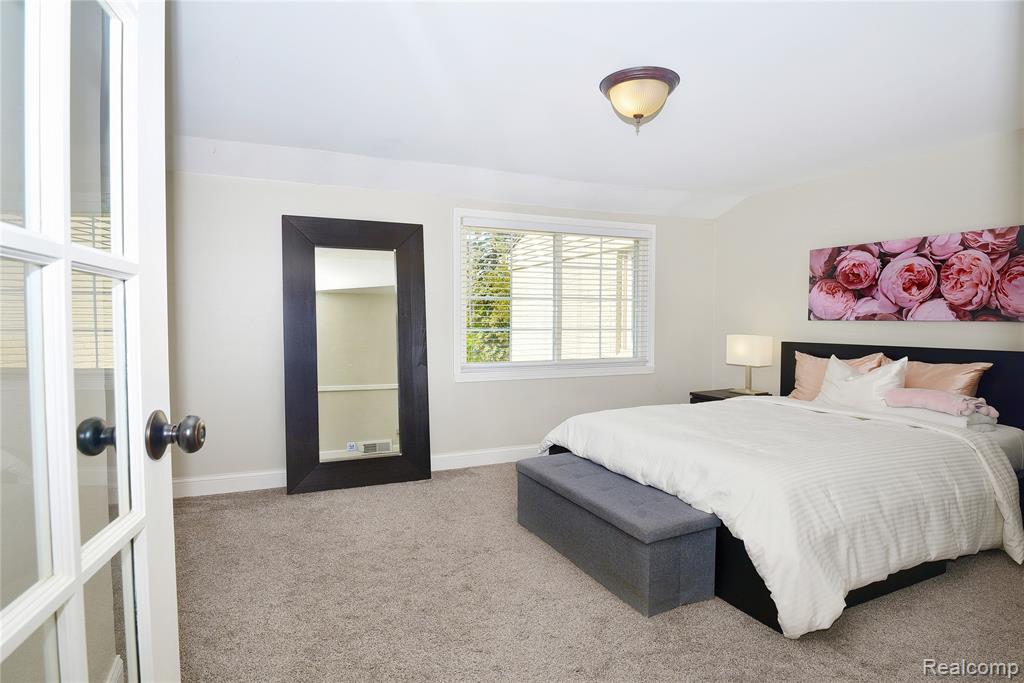 726 Graefield Court, Birmingham, MI 48009 — Photo 13