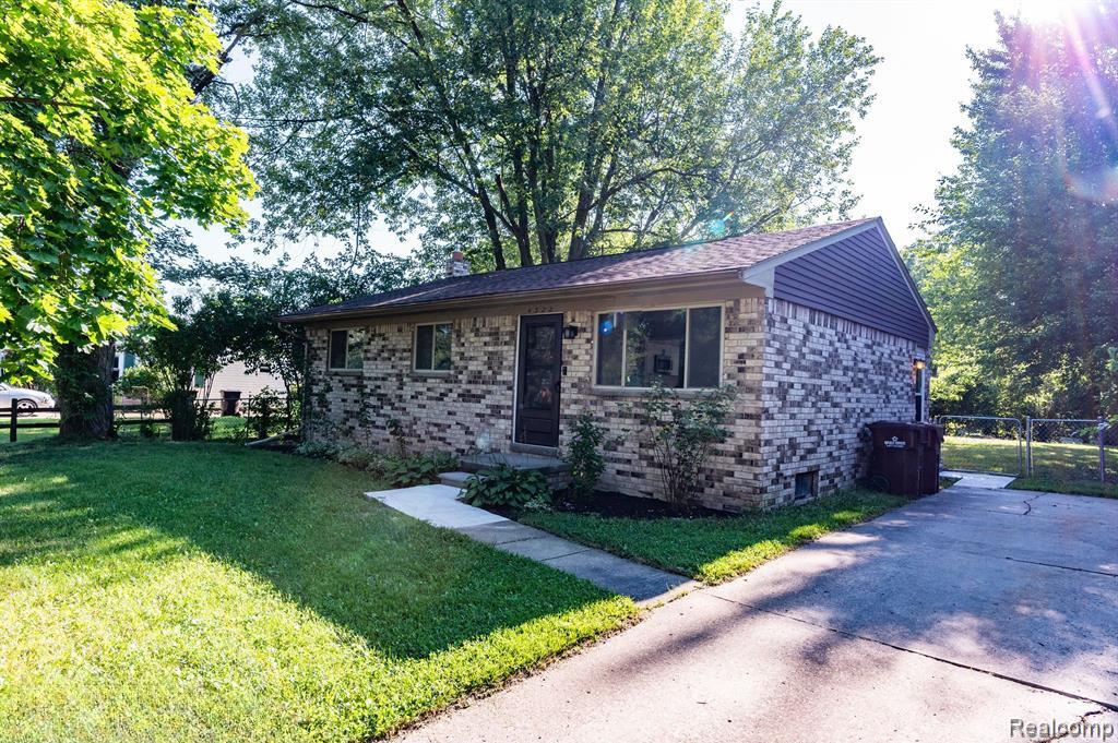 4322 RANDOLPH Street, Wayne, MI 48184 — Photo 2
