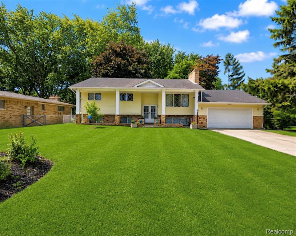 38185 Willowmere Street, Harrison Township, MI