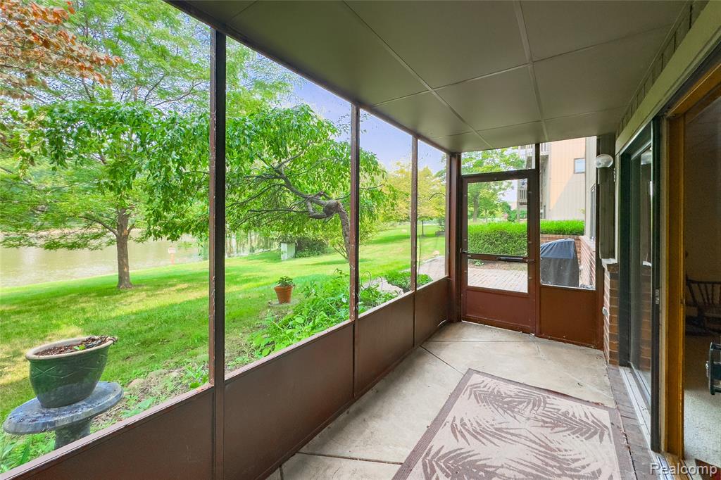 9830 Hawthorne Glen Drive, Grosse Ile, MI 48138 — Photo 45