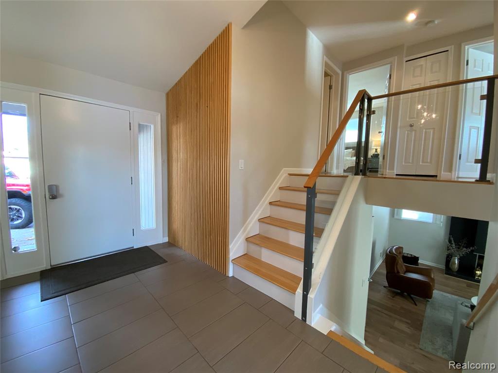 6749 Little Creek Drive, Troy, MI 48085 — Photo 17