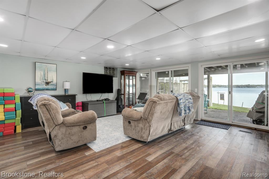 7503 LOCKLIN, West Bloomfield, MI 48324 — Photo 40