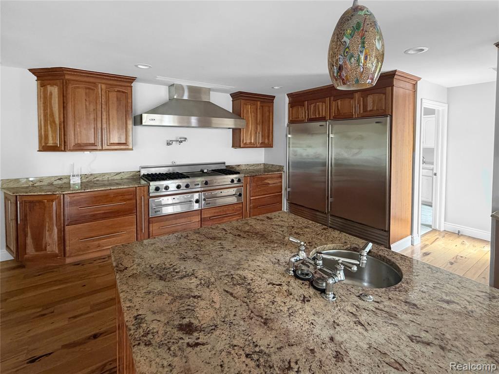 35854 Castlemeadow Drive, Farmington, MI 48335 — Photo 2