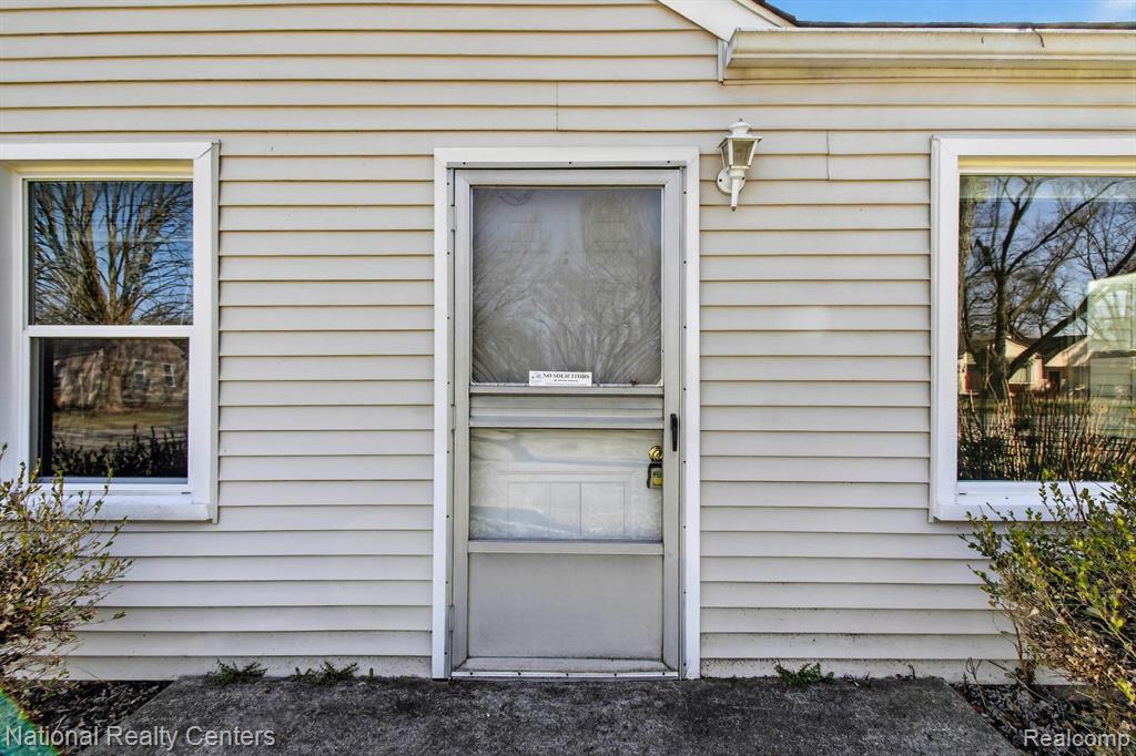 8880 Marlowe Avenue, Plymouth, MI 48170 — Photo 6