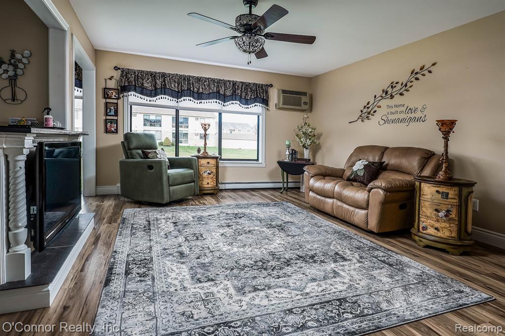 1700 River Road, 10, Marysville, MI 48040 — Photo 4