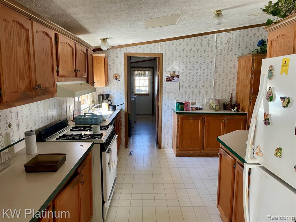 9691 Stoneypointe Drive, MI — Photo 16