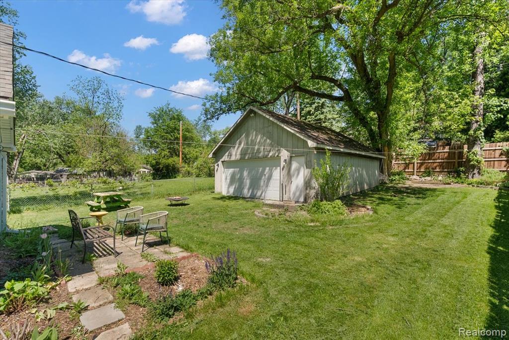 4886 Filer Street, Waterford, MI 48328 — Photo 10