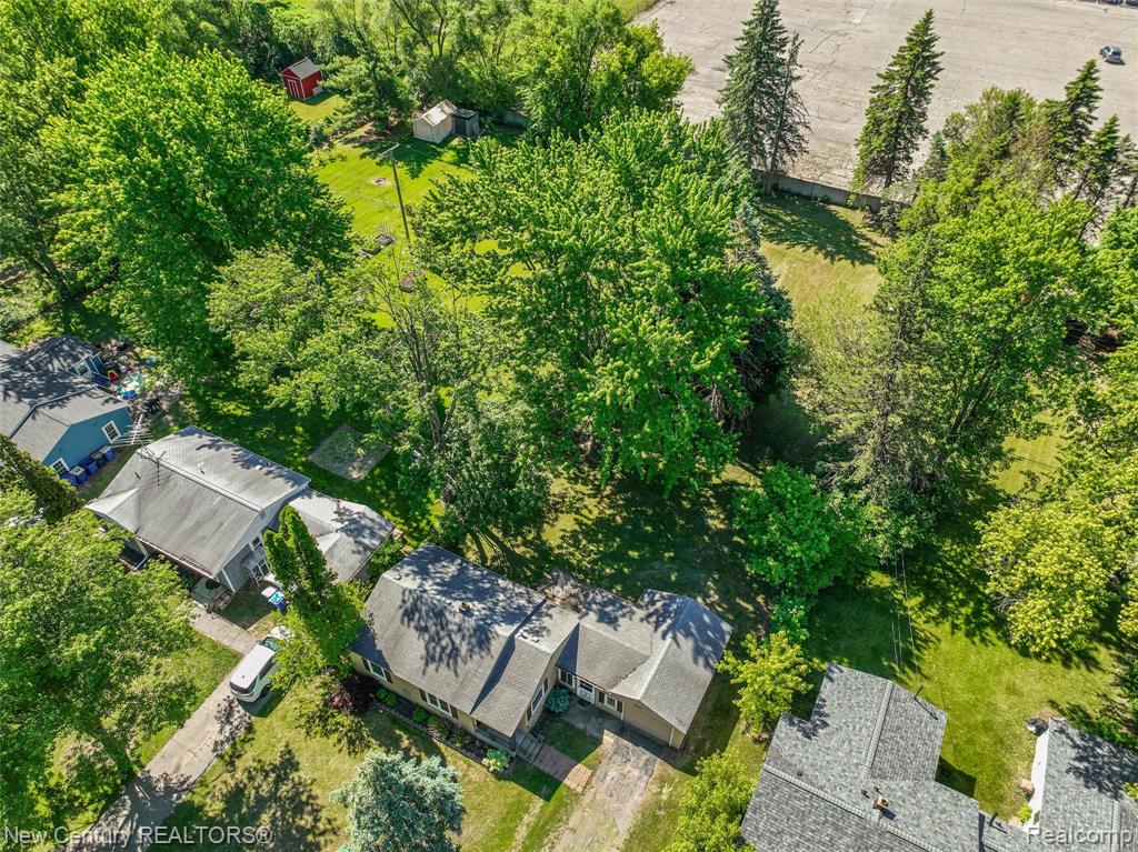 5933 Dwight Avenue, Waterford, MI 48327 — Photo 24