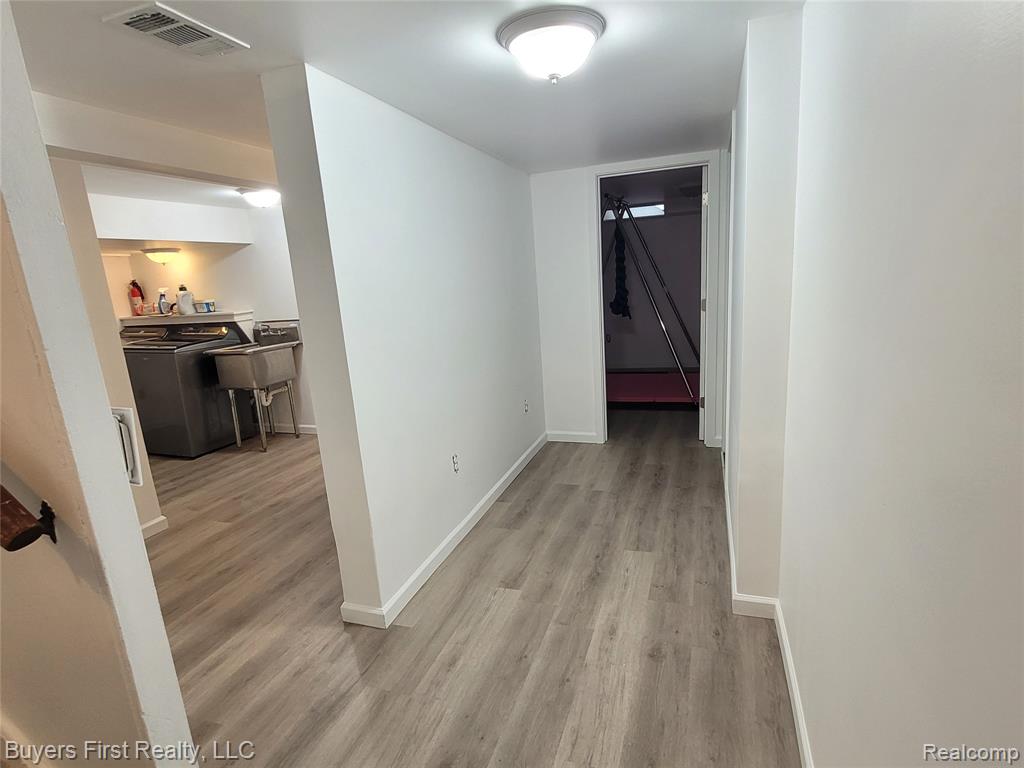 26040 Marlowe Place, Oak Park, MI 48237 — Photo 21