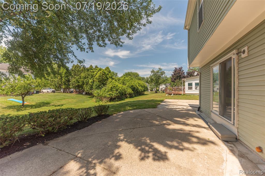 5994 Kingsfield Drive, West Bloomfield, MI — Photo 6