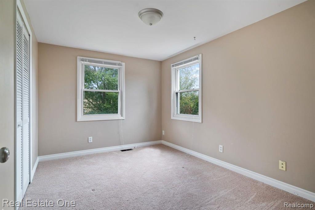 4985 BUTLER Drive, Troy, MI 48085 — Photo 17