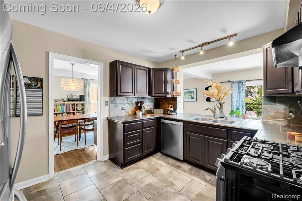 20455 Picadilly Road, Detroit, MI 48221 — Photo 9
