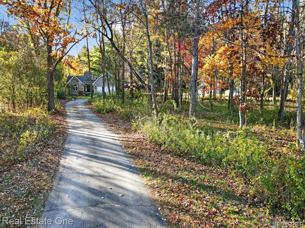 693 Knibbe Road, Lake Orion, MI 48362 — Photo 26