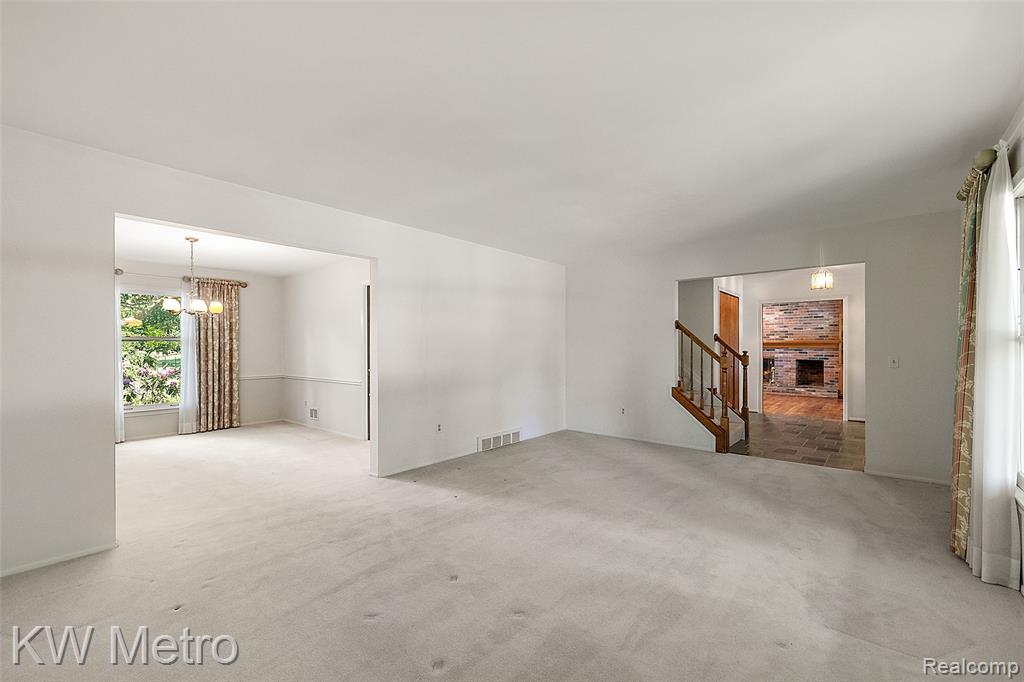 7036 Lindenmere Drive, Bloomfield Hills, MI 48301 — Photo 9