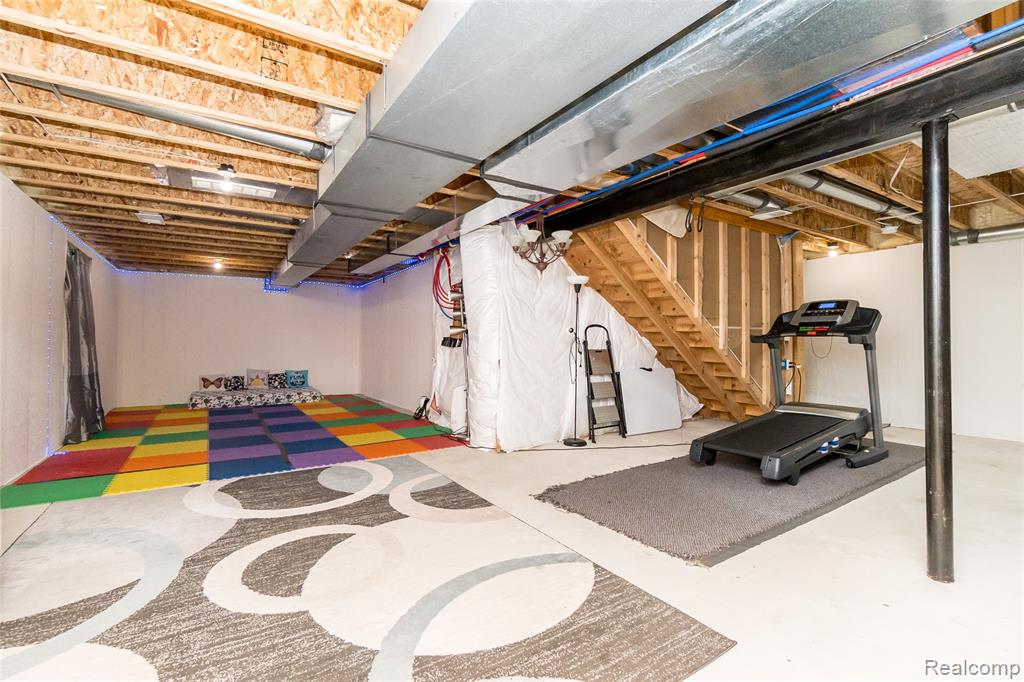 51224 Luke Lane, Novi, MI — Photo 43