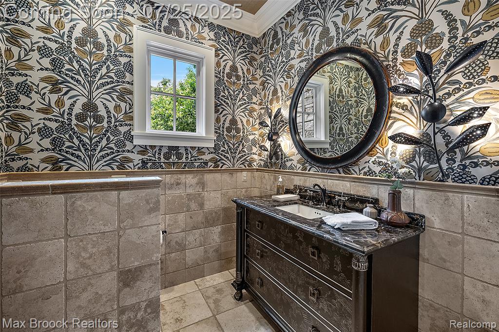 72 Lone Pine Road, Bloomfield Hills, MI 48304 — Photo 17