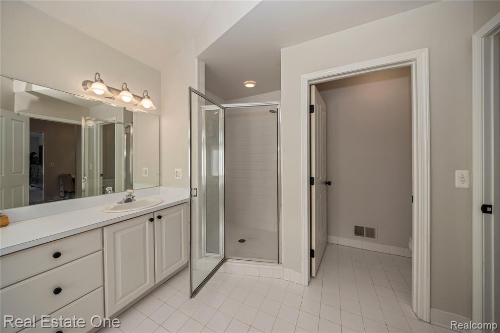 6210 Orchard Woods Drive, West Bloomfield, MI 48324 — Photo 39
