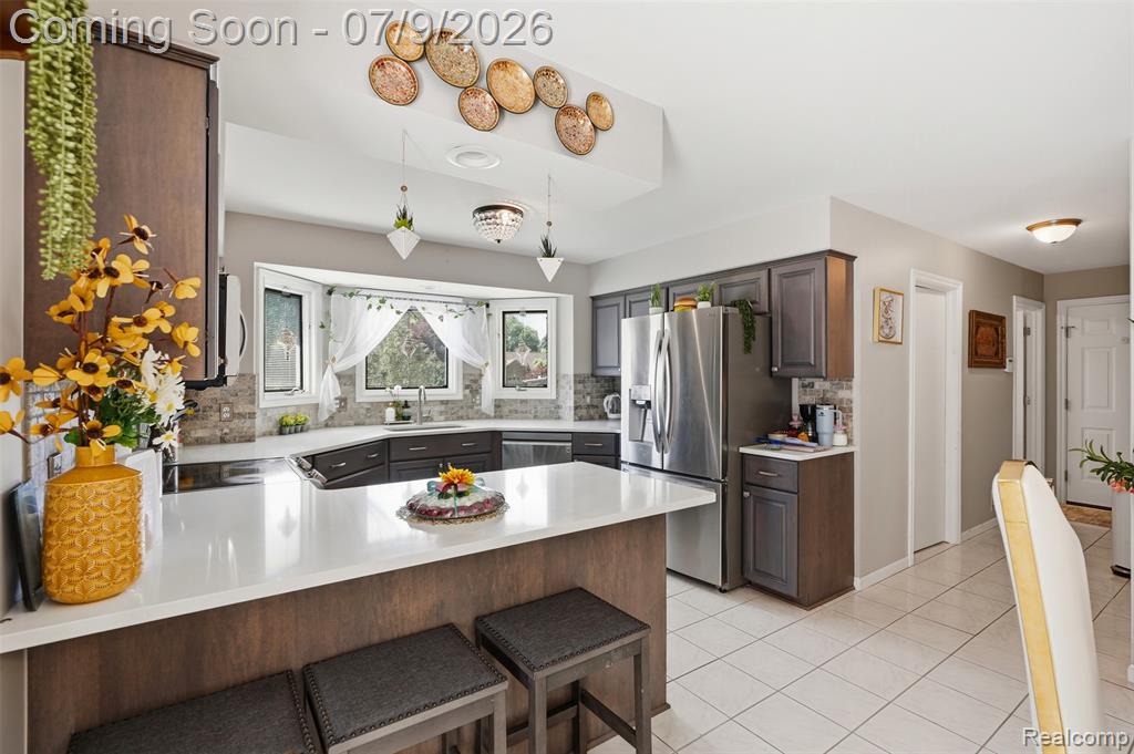 6786 Jasmine Drive, Troy, MI 48098 — Photo 9