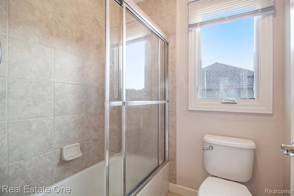 47466 VALENCIA Circle, Novi, MI — Photo 29