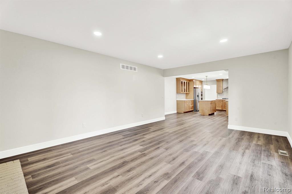 40206 Ashland Drive, Sterling Heights, MI 48313 — Photo 27