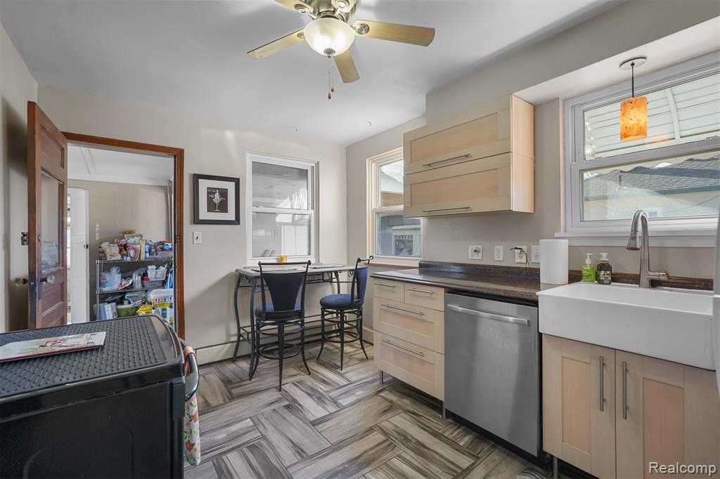 47978 Jefferson Avenue, Chesterfield, MI 48047 — Photo 19