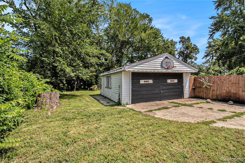 16520 Lenore, Detroit, MI 48219 — Photo 24