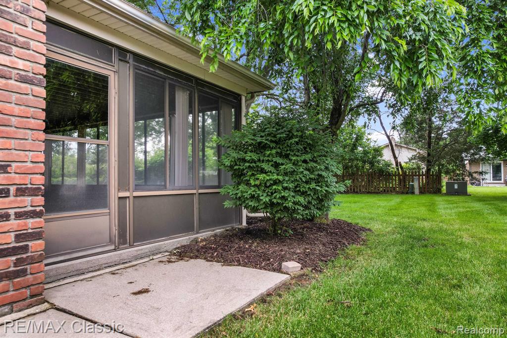 1227 E FRANCISCAN, Canton, MI 48187 — Photo 16