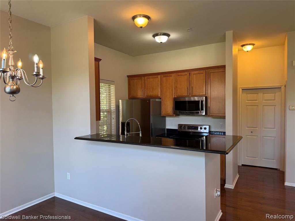 39792 ROCKCREST CIR, Northville, MI — Photo 9