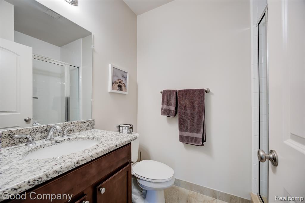907 RIVERSTONE Court, Milford, MI 48381 — Photo 61