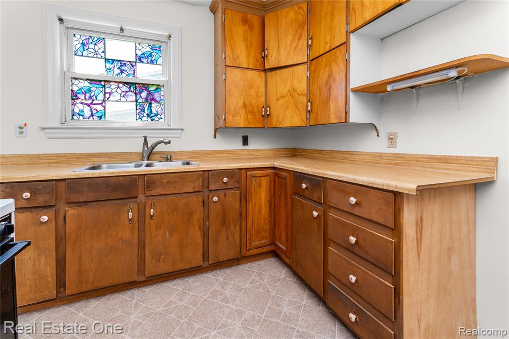 433 Kings Highway, Wyandotte, MI 48192 — Photo 14