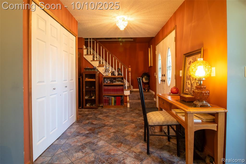 22321 N Fairway Drive, Woodhaven, MI 48183 — Photo 9