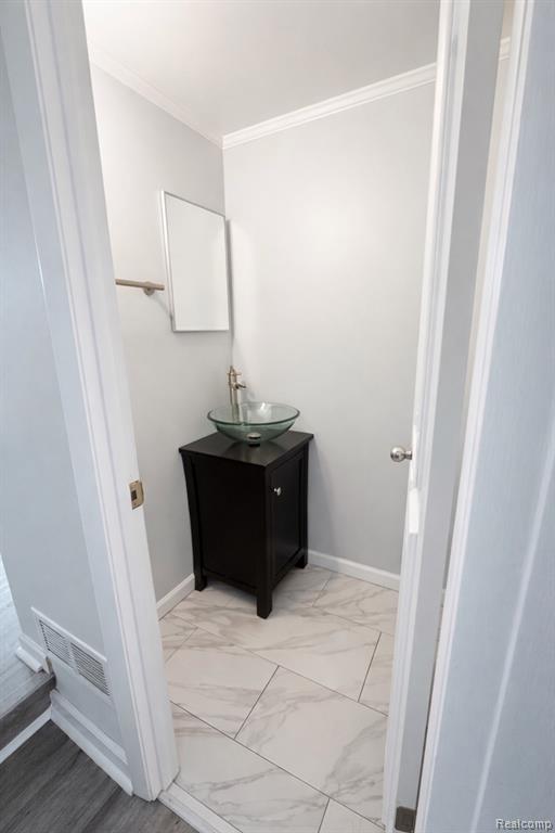 19585 Mariner Court, Northville, MI, 48167