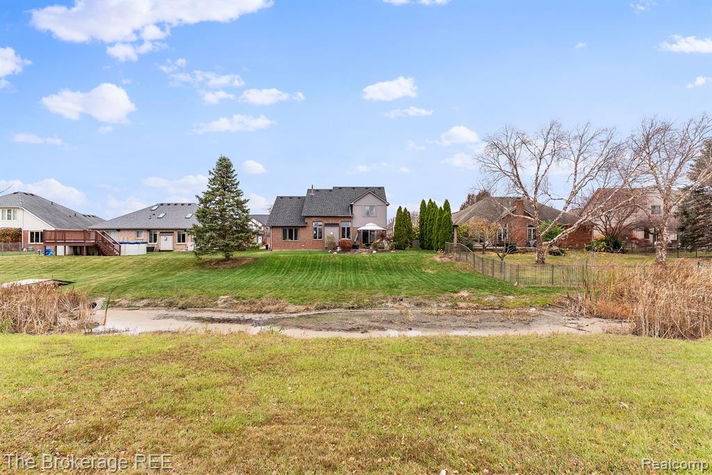 49730 WILLOWOOD Drive, Macomb, MI 48044 — Photo 42