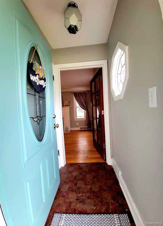 581 ANTOINE Street, Wyandotte, MI 48192 — Photo 8