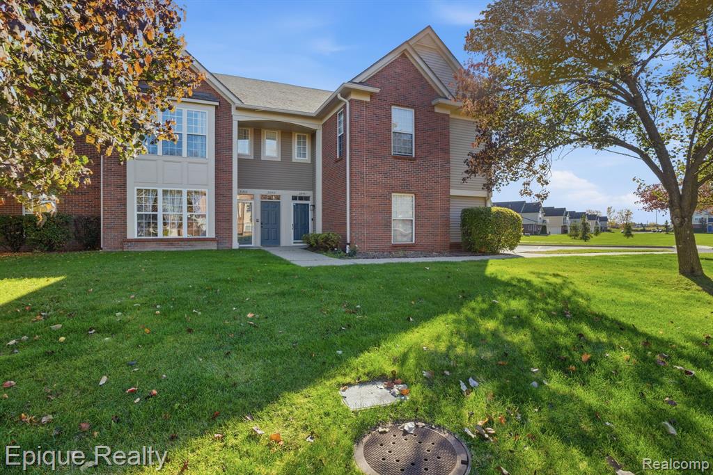 51848 Adler Park Drive E, 75, Chesterfield, MI — Photo 2
