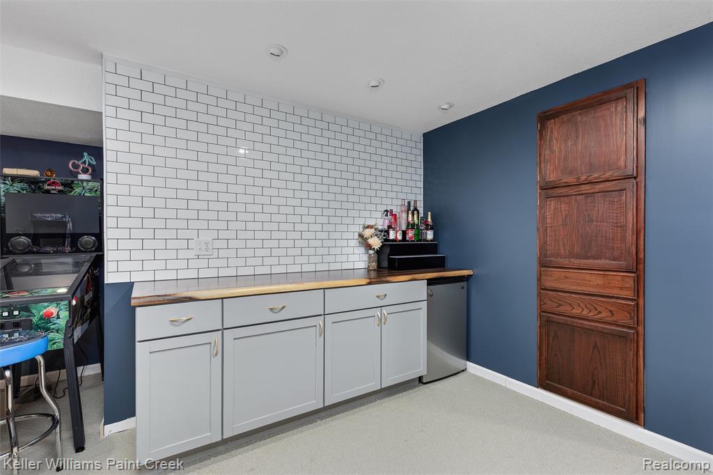 7537 Waterfall Drive, Grand Blanc, MI 48439 — Photo 26