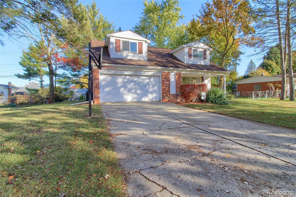 8650 Buffalo Drive, Commerce Twp, MI 48382 — Photo 3