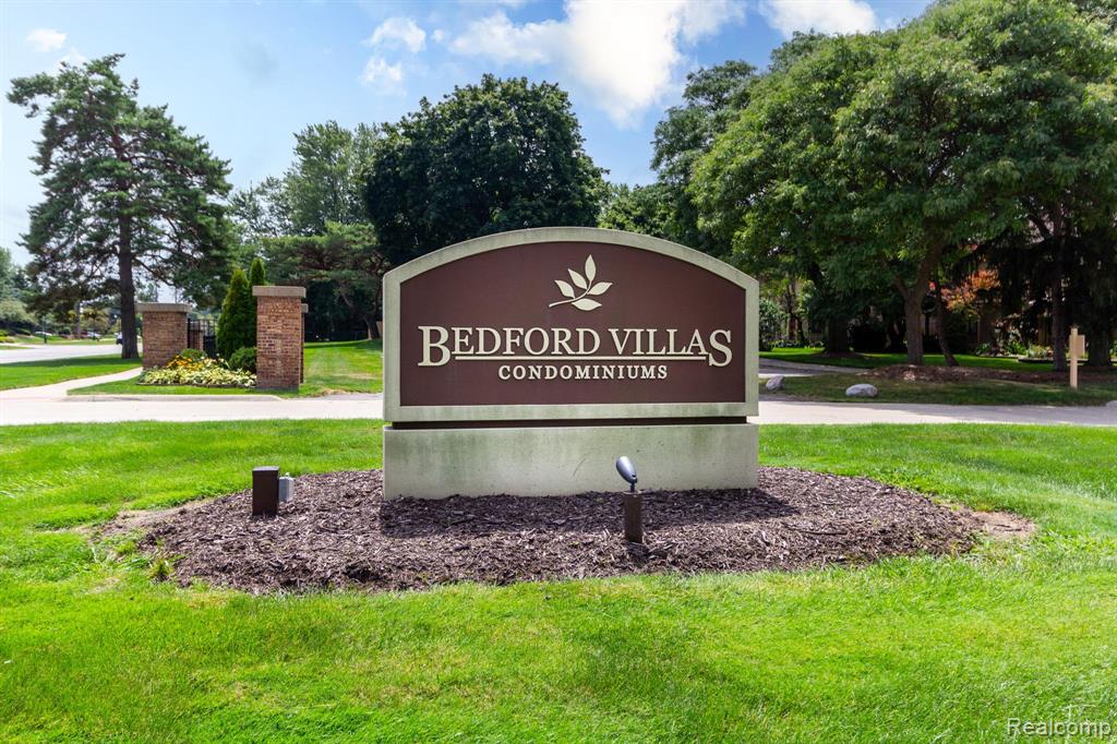 41727 Bedford Drive, 83, Canton, MI 48187 — Photo 2