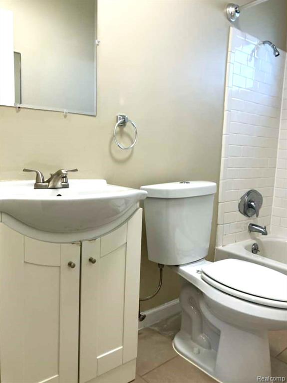 861 E DALLAS Avenue, Madison Heights, MI 48071 — Photo 22